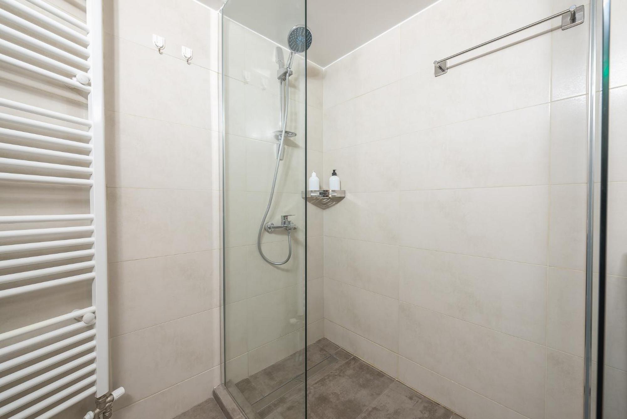 Stylish 2Bdr Apt By Acropolis Афины Экстерьер фото